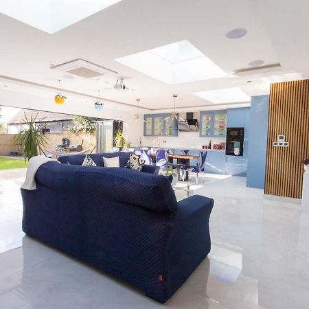 Legoland Heathrow Windsor Apartment Hotel Слау Экстерьер фото