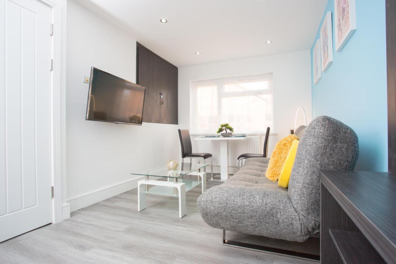 Legoland Heathrow Windsor Apartment Hotel Слау Экстерьер фото
