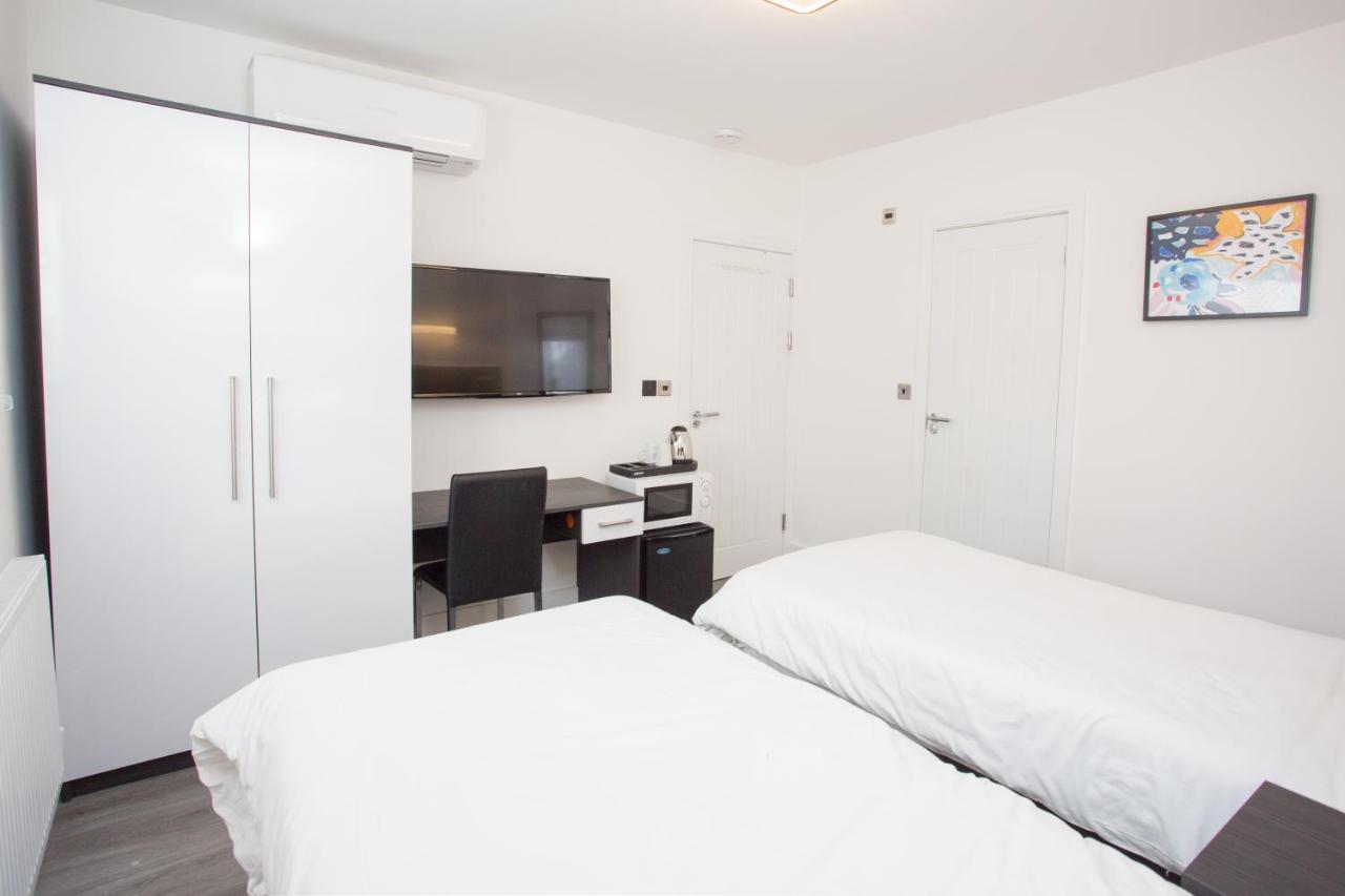 Legoland Heathrow Windsor Apartment Hotel Слау Экстерьер фото