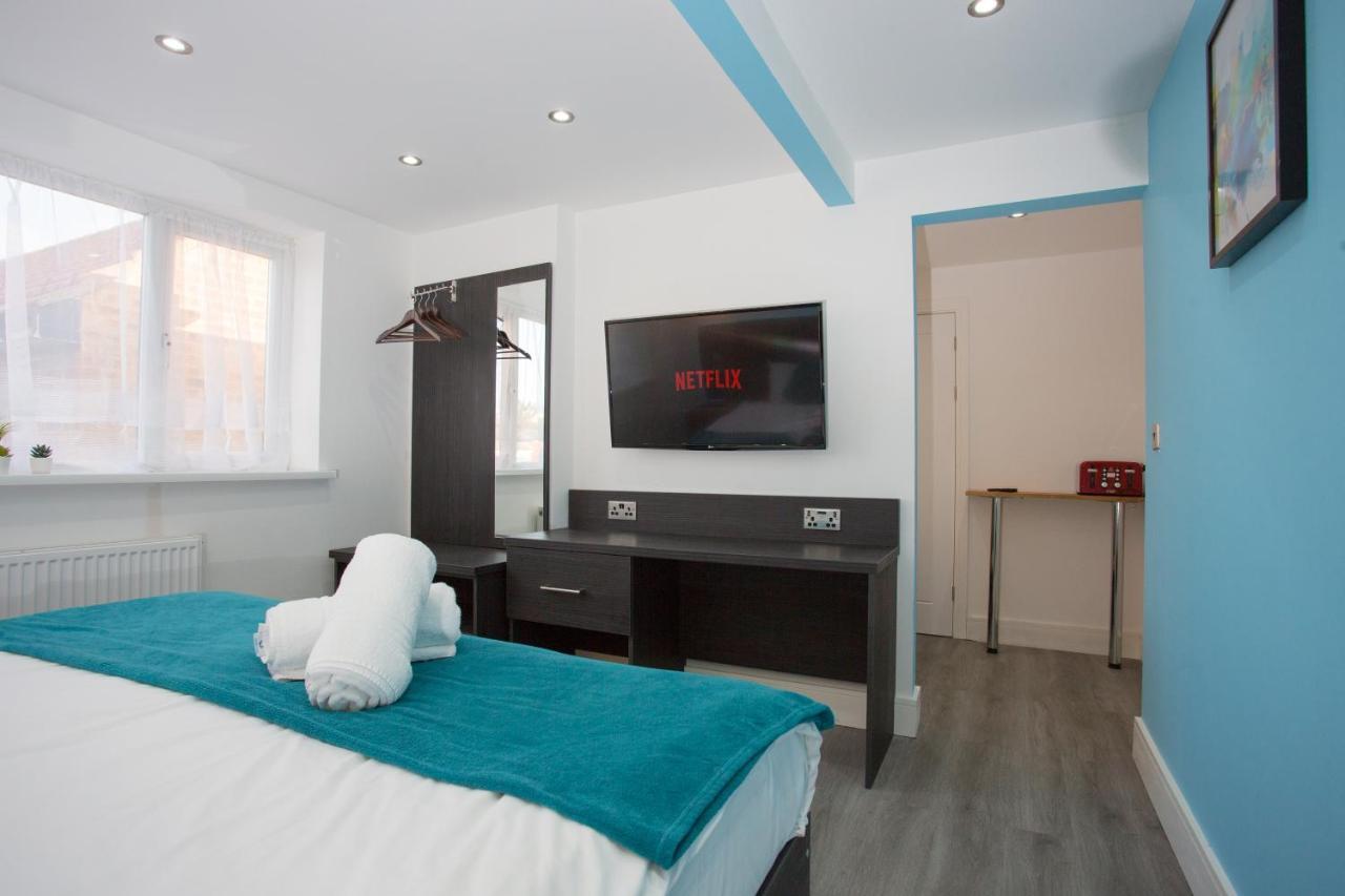 Legoland Heathrow Windsor Apartment Hotel Слау Экстерьер фото