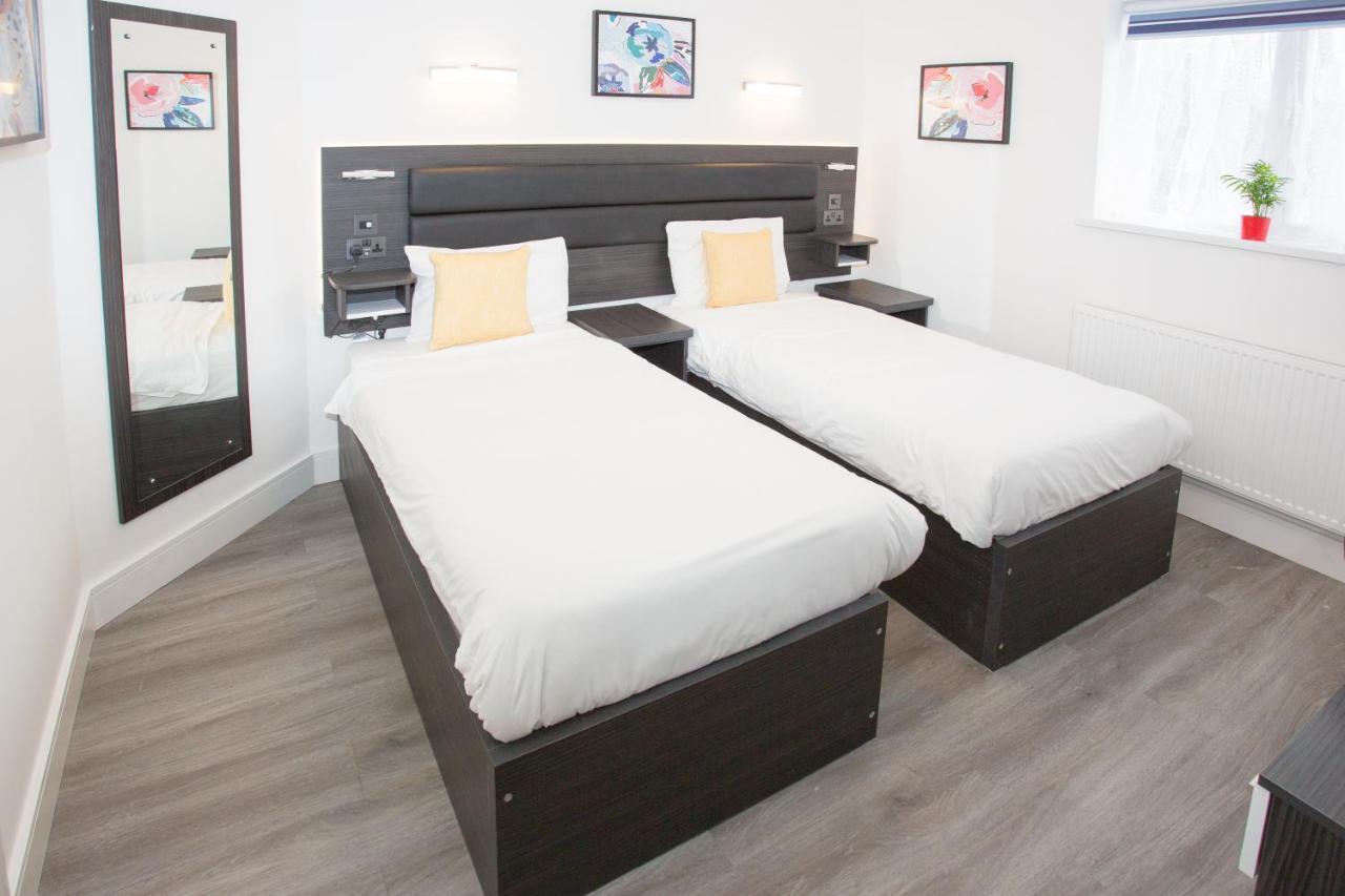 Legoland Heathrow Windsor Apartment Hotel Слау Экстерьер фото
