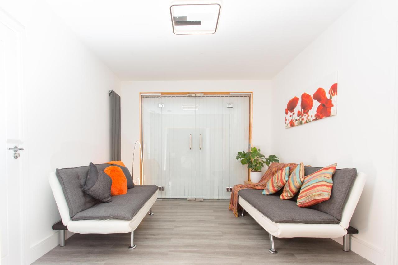 Legoland Heathrow Windsor Apartment Hotel Слау Экстерьер фото