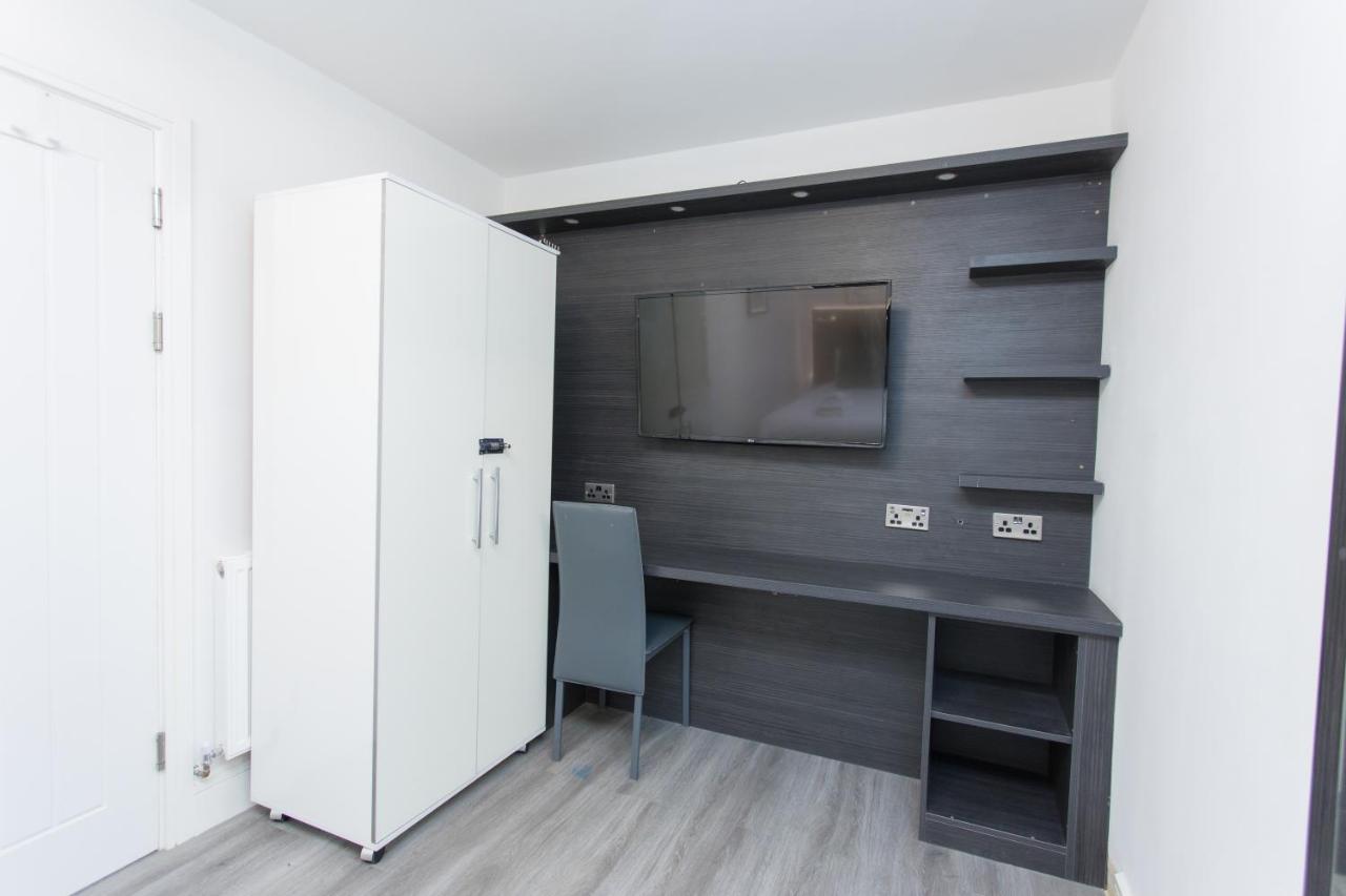 Legoland Heathrow Windsor Apartment Hotel Слау Экстерьер фото