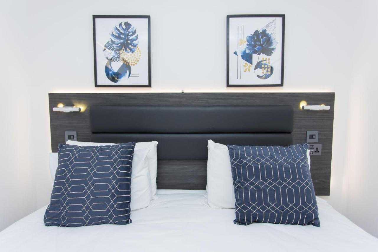 Legoland Heathrow Windsor Apartment Hotel Слау Экстерьер фото